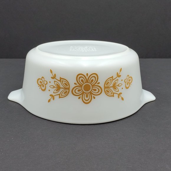 Pyrex 472-B 750 ml Butterfly Gold Casserole Dish Gold on White Baking Dish - Picture 8 of 8